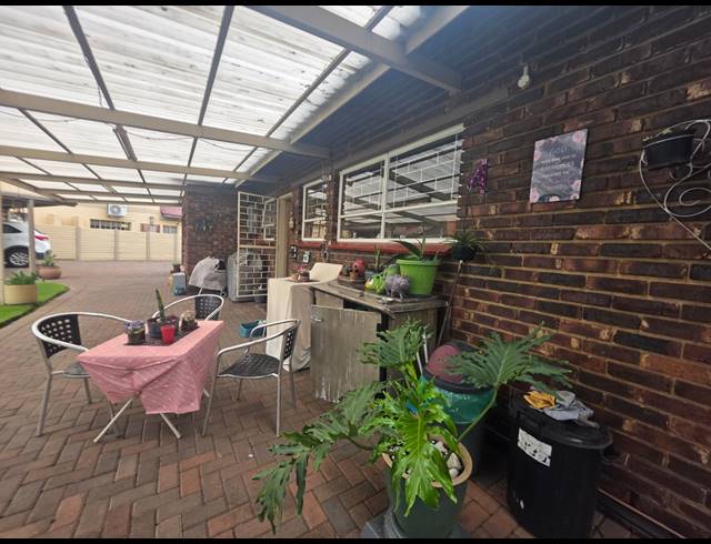 4 BEDROOM HOUSE FOR SALE IN VANDERBIJLPARK SW 2
